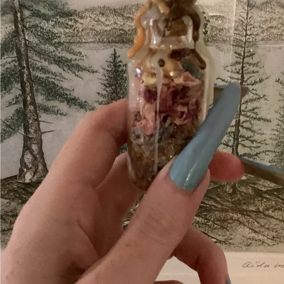 Luck 🍀 intention jar for success, abundance and good fortune with roses 🌹 salt - Picture 7 of 16